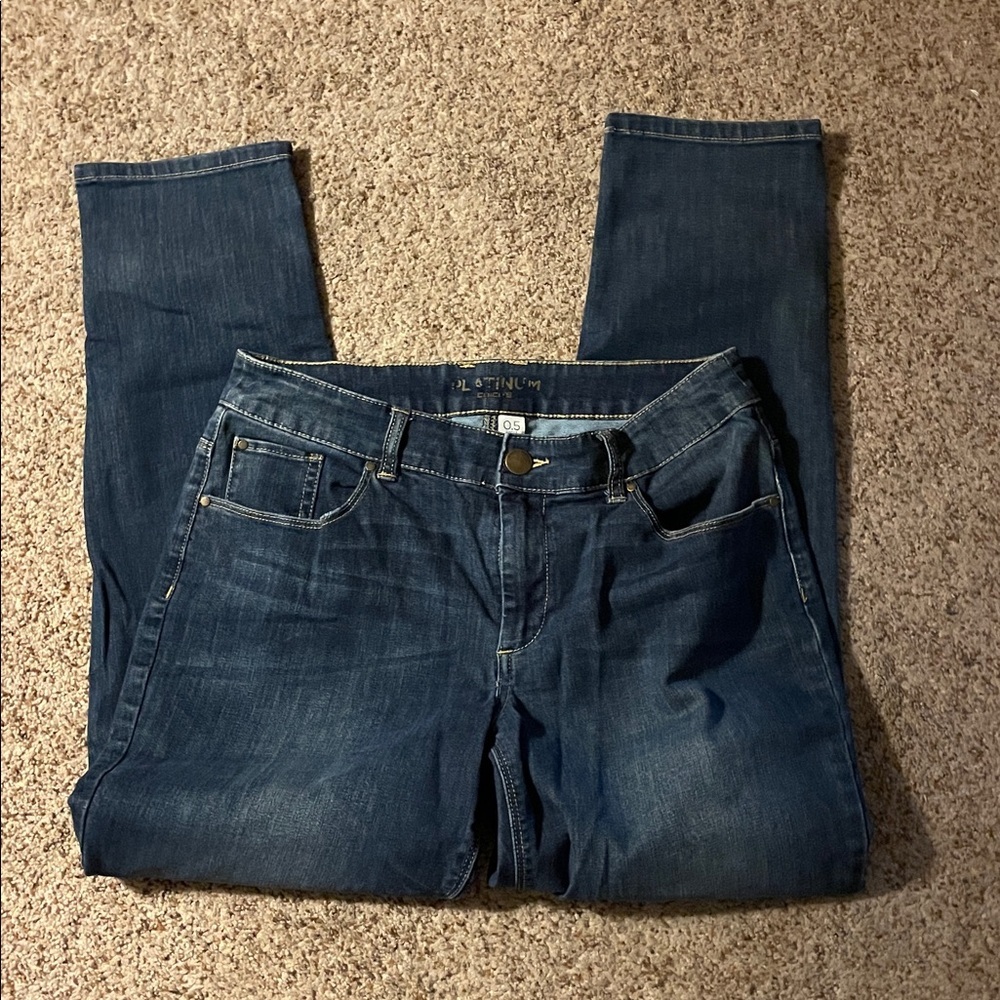 Chico’s Denim Jeans 0.5 ankle jeans inseam 28 size 6 like new - Picture 4 of 5